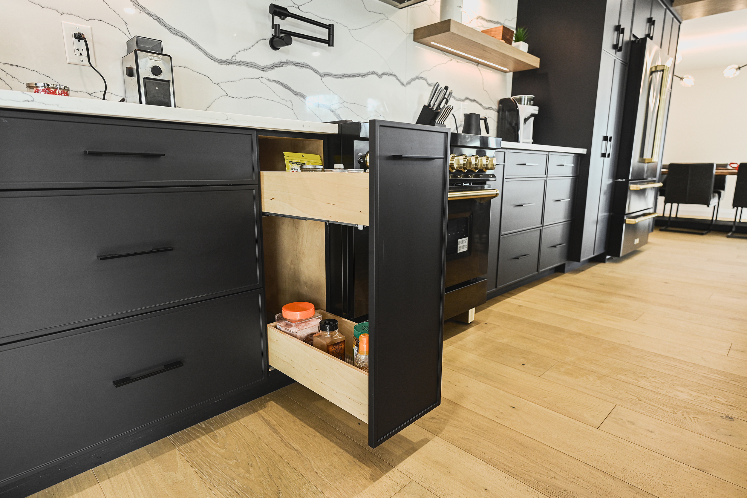 Modern custom kitchen cabinets